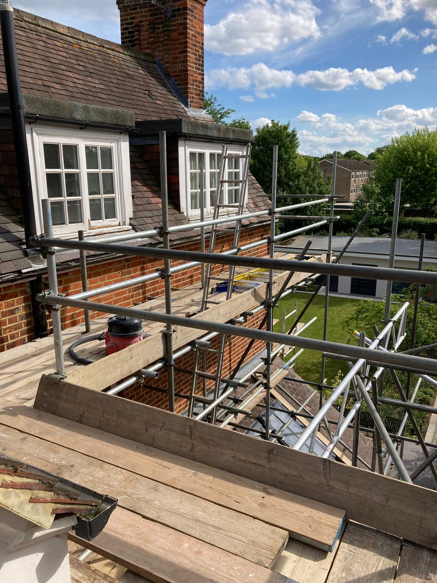 Do you need competitively priced short-term scaffolding in Twickenham or Richmond? Give us a call for a quote