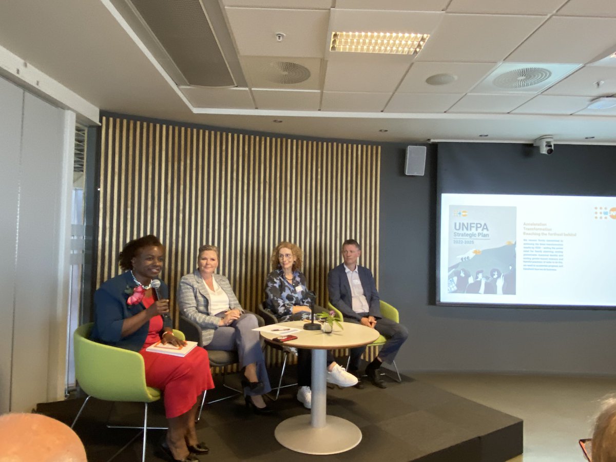 Nigina_Muntean's tweet photo. At @LaerdalGH @Atayeshe spotlights how @UNFPA aims to achieve its 3️⃣transformative results and why #innovation can accelerate the pace. https://t.co/HDbnHZnYLI