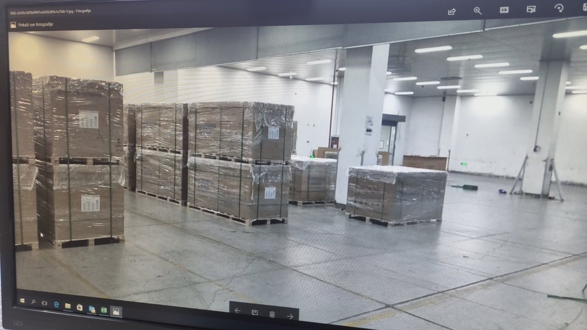 MicoDjukanovic's tweet photo. Stigao prvi MW fotonaponskih panela!

EPCG radi! https://t.co/UzHSYyYbAo
