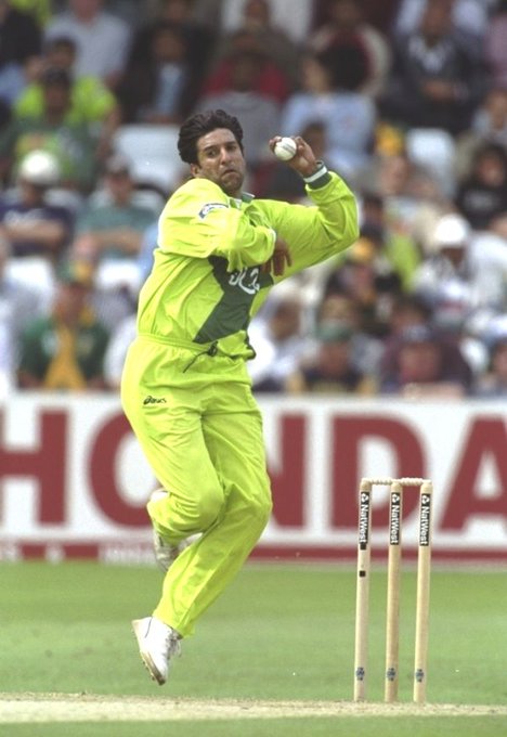 Happy Birthday to the Sultan of Swing, Wasim Akram

He\s that one cricketer whom I wanna meet and take autographs 