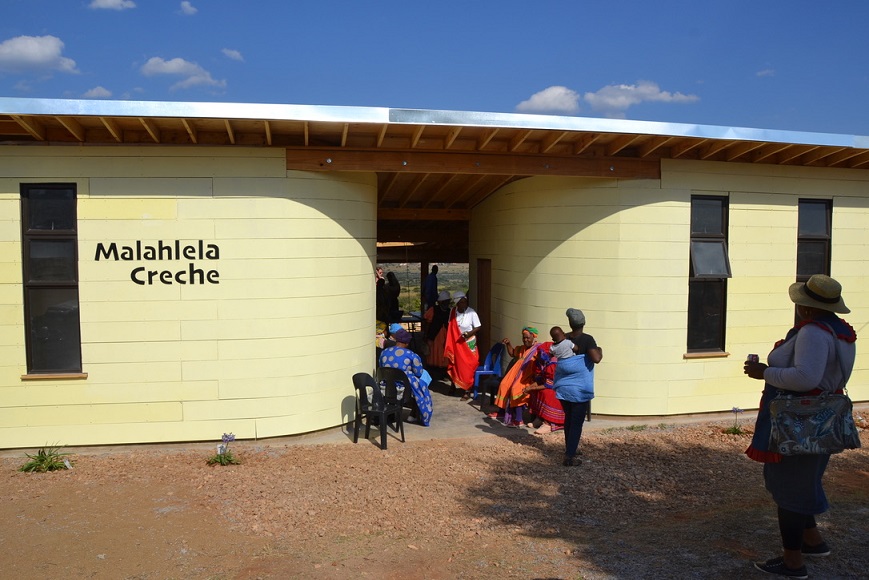 Over the course of just over a decade, more than 430 @UoNEngineering students have built 8 crèches and invested over £1.2m to ensure young children have better learning facilities in the Limpopo province, South Africa.

Read the full story ▶ ow.ly/1mWp50JmSbJ #WeAreUoN