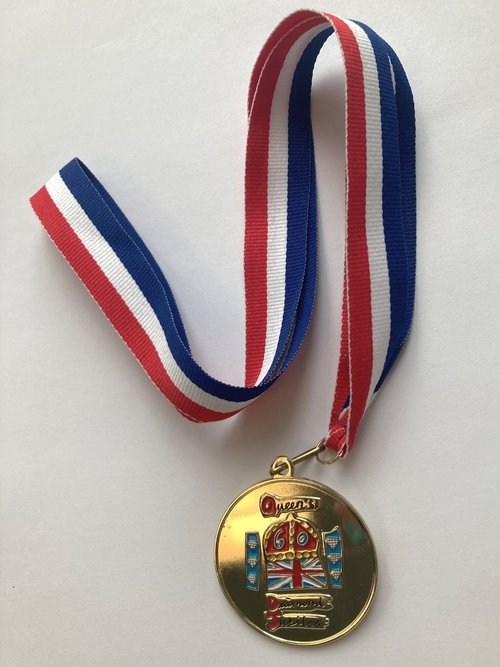 MuseumOfCroydon's tweet photo. Queen's Diamond Jubilee
The Grange Park Old Coulsdon 2012 medal is from the collection. The free event featured a giant picnic, prize draws and screenings in St John's Church from St Paul's Cathedral. Were you there? https://t.co/sRndiiS2jy #HM70 #PlatinumJubilee #CroydonLibs https://t.co/WxTylkW9YT