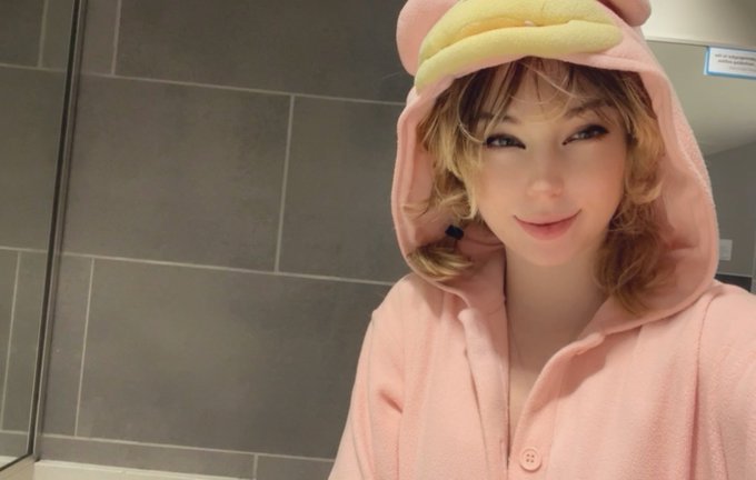 R u thinking what I&rsquo;m thinking? 🤔💖 https://t.co/IUbkhRzirF<a href="/tag/feet"class="tags"><span>#feet</span></a>