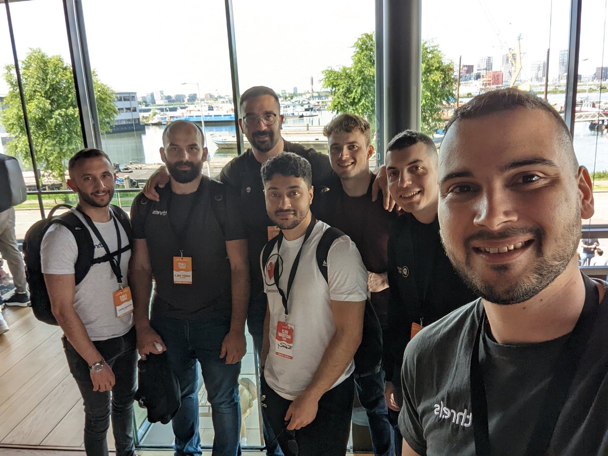 mb6792's tweet photo. @threlsltd at #vuejsamsterdam @Frontend_Love https://t.co/xfa1O95aXk