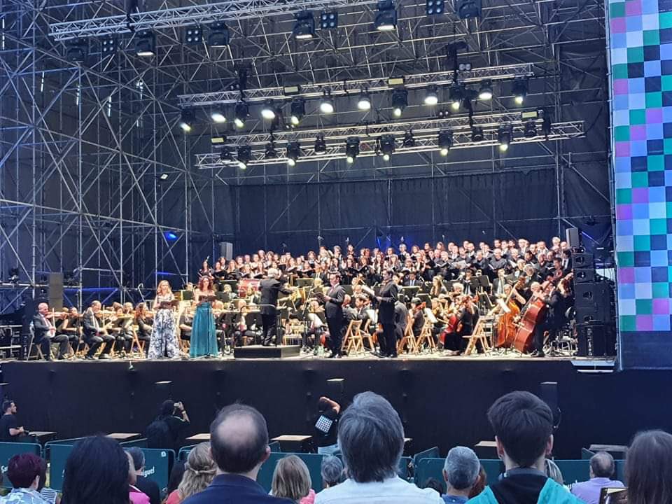 Gran inici de la gira de LA NOVENA DE BEETHOVEN AHIR a l’amfiteatre del Parc Catalunya de @sbdcultura Amb @OSValles @CorCambra @CorMaragall I @MatheuSoprano #ulrikehalle @MasllorensMezzo @alliteras1 @ELIASBARRANZ Amb @edmoncolomer al capdavant 👇🏻 +fil