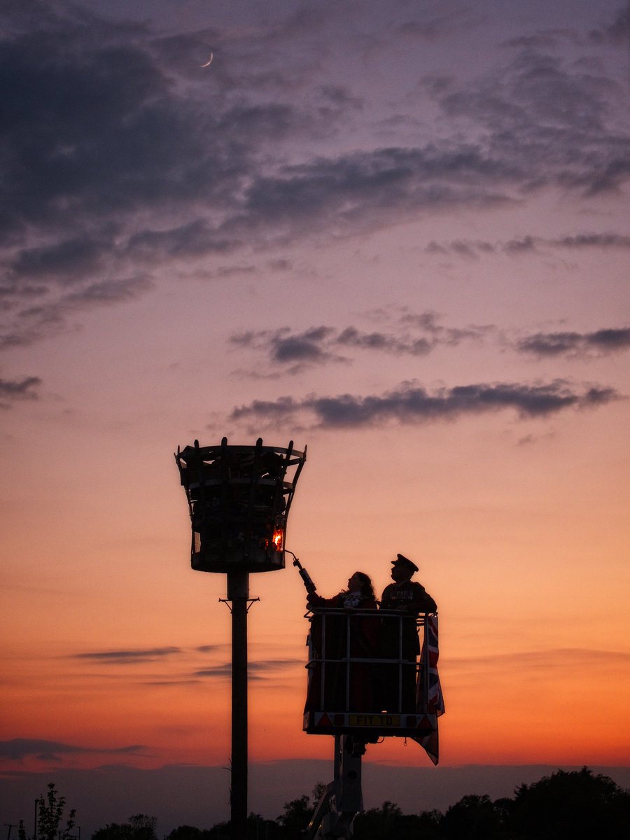 JemBulbrook's tweet photo. The lighting of the beacon for the Jubilee in #marchcambs
#Jubilee #BeaconLighting #jubileebeacon @GMB @itvanglia @Cambslive https://t.co/sRdKe91nts