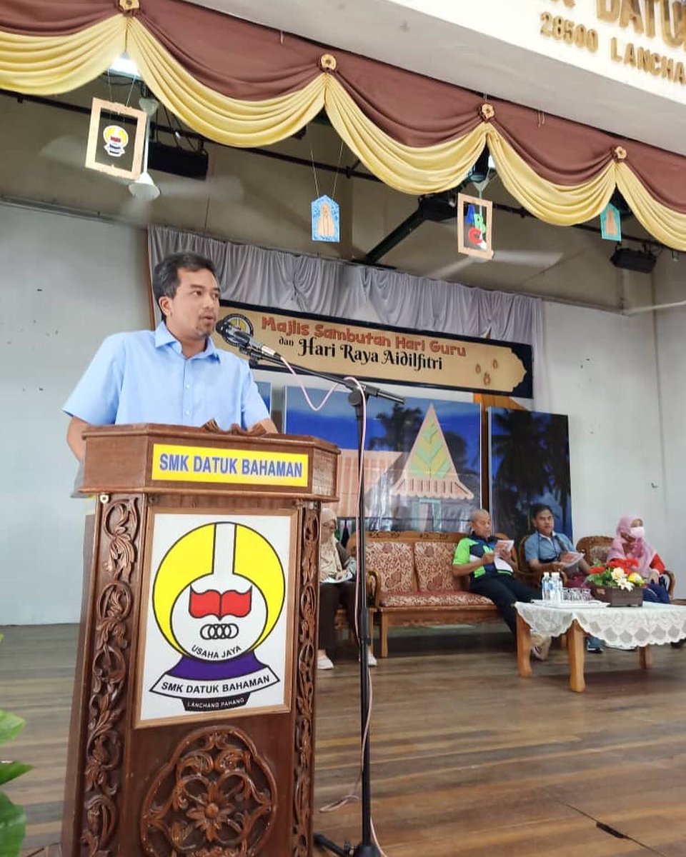AzrilSarit's tweet photo. Dijemput untuk menyampaikan penghargaan kepada pelajar-pelajar SMK Datuk Bahaman yang menyertai Kejohanan Merentas Desa di SMK Datuk Bahaman hari ini.

Tahniah atas dedikasi para guru di SMK Datuk Bahaman, Lanchang yang menjayakan kejohanan ini. https://t.co/Y6Egphj06E