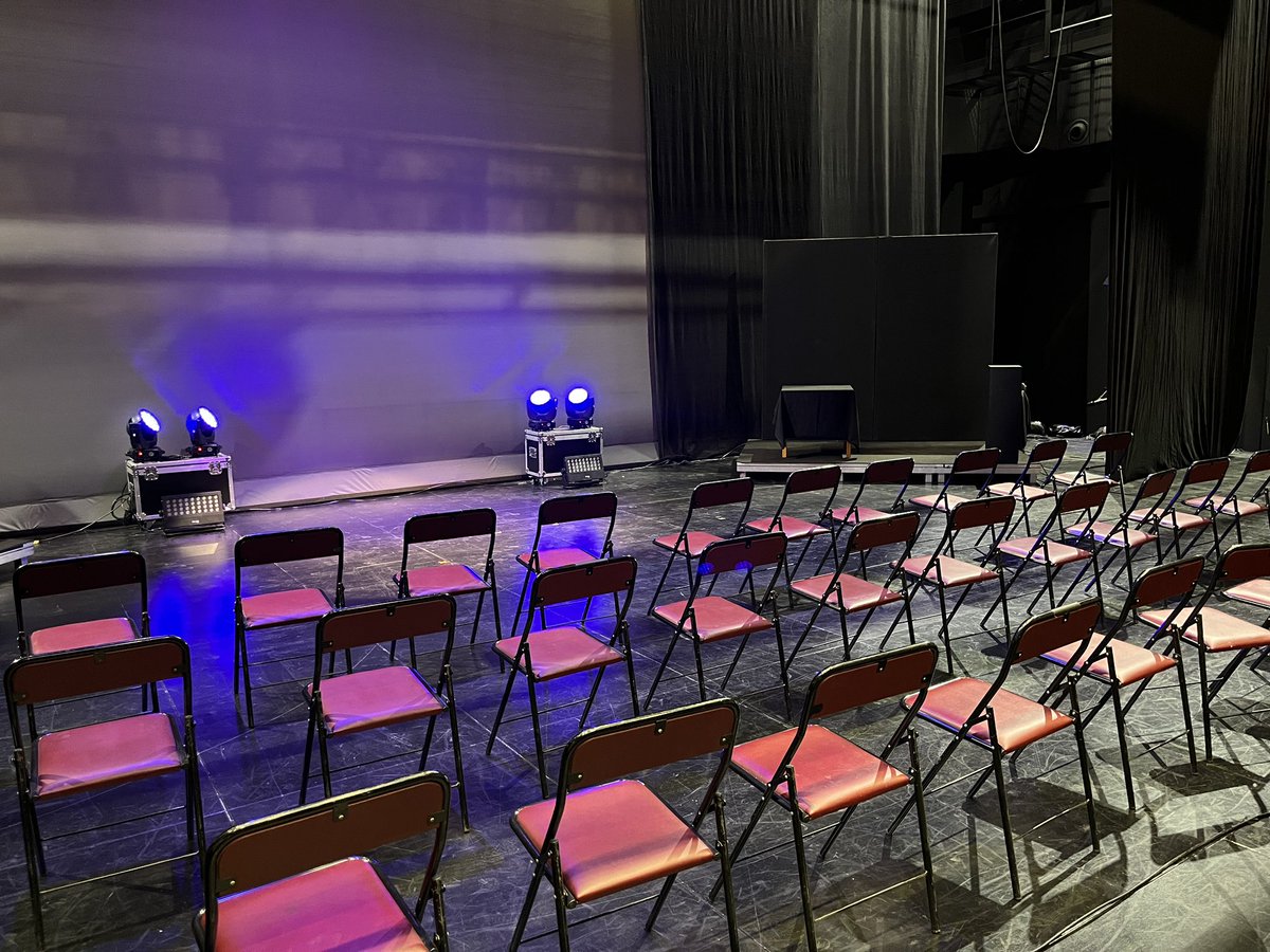fimagmagia's tweet photo. ✨A l @EspaiTer ja ho tenim tot preparat per viure la 4a Fira de Programadors de Màgia de Catalunya!
⭐️En un matí veurem una quinzena d’actuacions, dels mags de #FIMAG'22.
💥No has pogut venir i la vols seguir en directe?
▶️AQUEST ÉS L'ENLLAÇ:
https://t.co/qTeujLlGJ1
#FIMAGPRO https://t.co/yl2xV8WpWV
