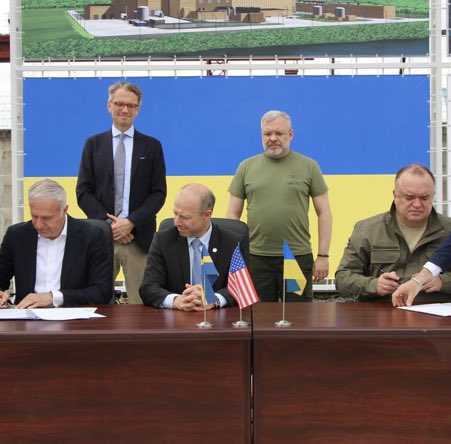 ZMiST_Ua's tweet photo. 🇸🇪🇺🇦Ukrainian Energoatom and Swedish Westinghouse have signed a contract to supply Ukraine with nuclear fuel for its Nuclear Power Plants. No more fuel imports from russia. https://t.co/Smu0ERFCND