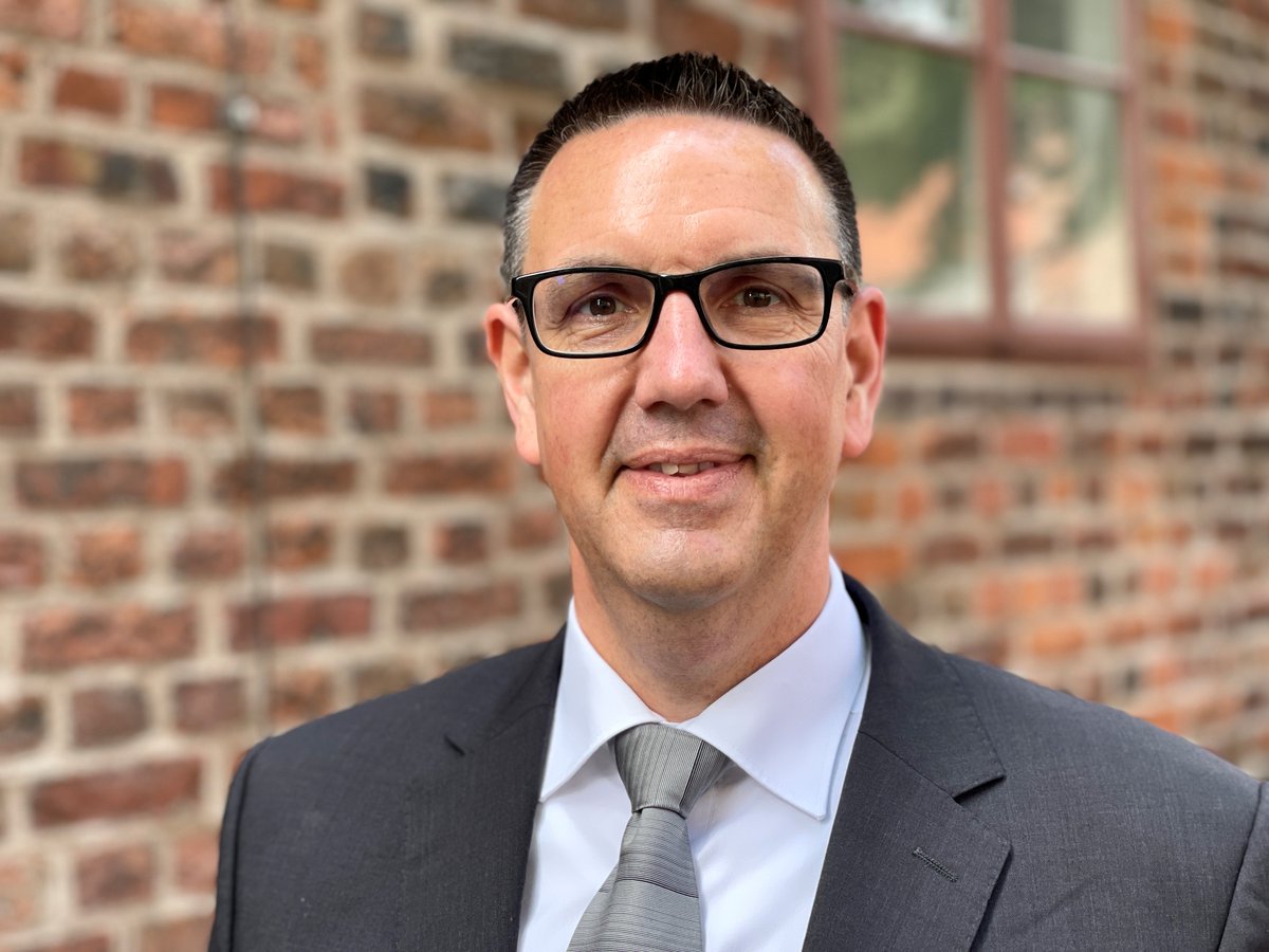Ein neues, aber vertrautes Gesicht im Lüneburger Rathaus: Michael Bahr leitet ab dem 1. Juni das Rechtsamt der Hansestadt Lüneburg. Der 52-jährige Jurist kehrt nach vielen beruflichen Stationen auf Bundes- und Landesebene zurück in die Stadtverwaltung. hansestadtlueneburg.de/Home-Hansestad…