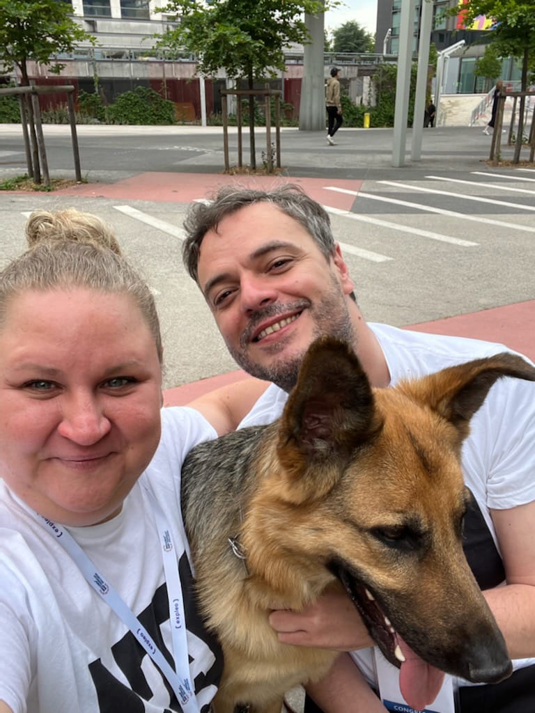 HASC_FR's tweet image. @HASC_FR  sur @InclusivDay  c'est aussi sortir son chien guide !

Le conseil de Raven 🐕‍🦺: Vous avez un petit parc en sortant du salon, à gauche !

#chien #inclusivday #hasc #handicap #chienguide