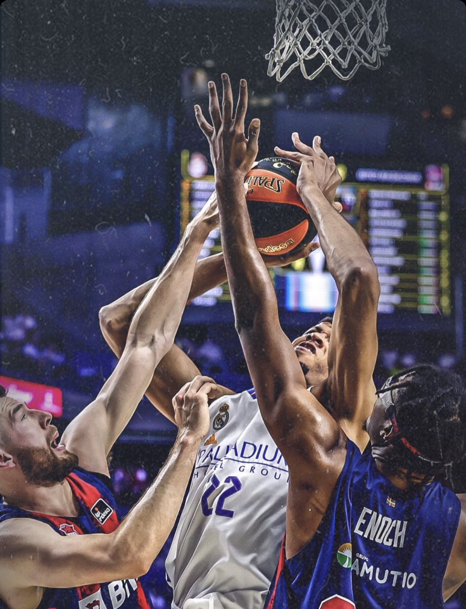 YouFirstBasket's tweet image. 🏀💪🏽 DOUBLE-DOUBLE appreciation post!! 

- 12 points 
- 13 rebounds 
- 24 PIR
- WIN

#YouFirstTeam