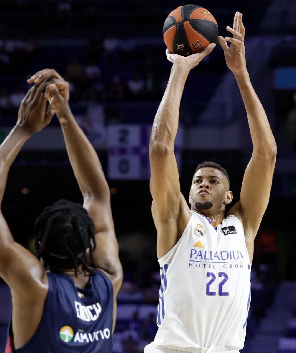 YouFirstBasket's tweet image. 🏀💪🏽 DOUBLE-DOUBLE appreciation post!! 

- 12 points 
- 13 rebounds 
- 24 PIR
- WIN

#YouFirstTeam