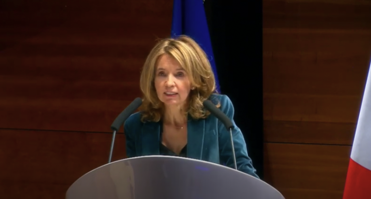 Retour sur le colloque du 15 octobre 2021, discours d’ouverture par @LaurenceFassier : 

“Les facteurs qui favorisent une action de groupe intelligente et une prise de décision satisfaisante pour tous”. 

youtube.com/playlist?list=…

#AFPDC #droitcollaboratif #colloque