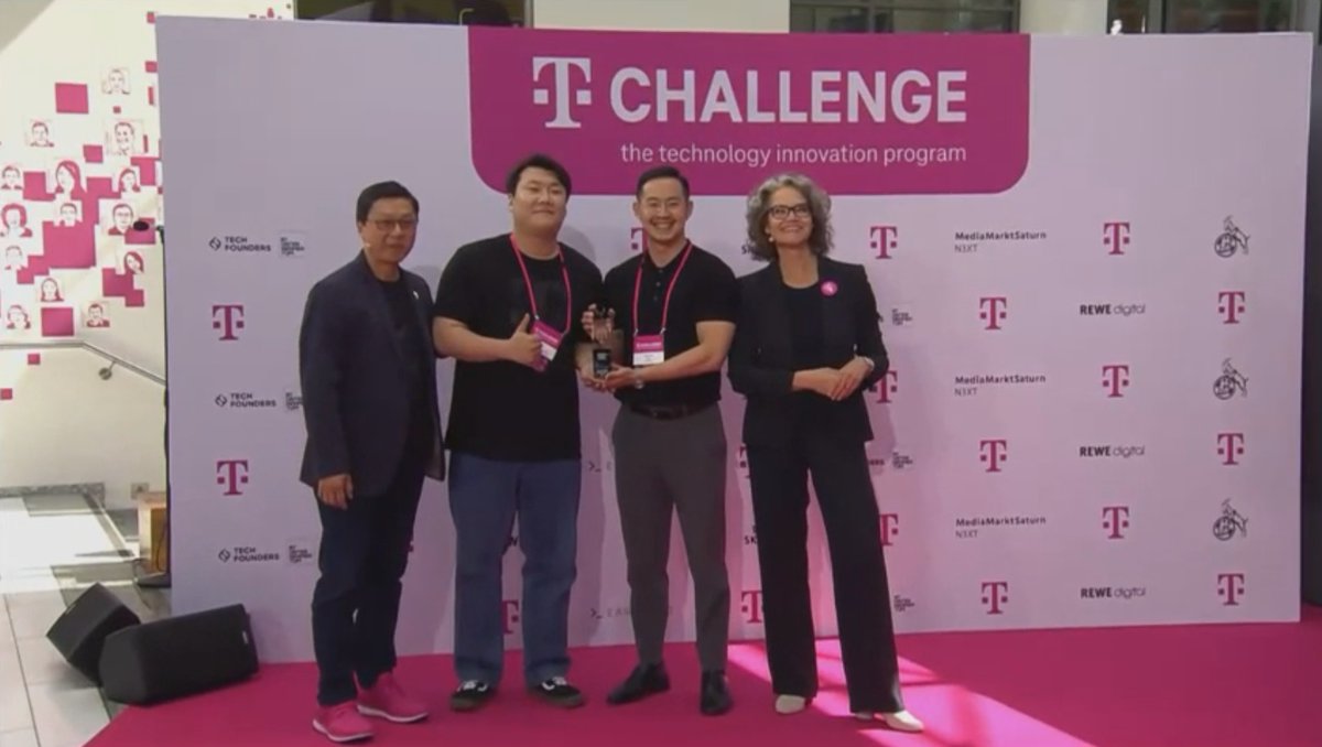 DeepBrainai_kr's tweet photo. 딥브레인AI는 독일에서 T-Mobile과 Deutsche Telekom이 주최하는 T-challenge에서 솔루션 개발 부문 3위를 수상하고 상금 5만 달러를 부상으로 받았습니다.
더불어 T-Mobile과 Deutsche Telekom 양사와 협력할 수 있는 기회도 얻게 되었습니다. 앞으로 많은 기대해주세요. https://t.co/fcR9CwI7ag