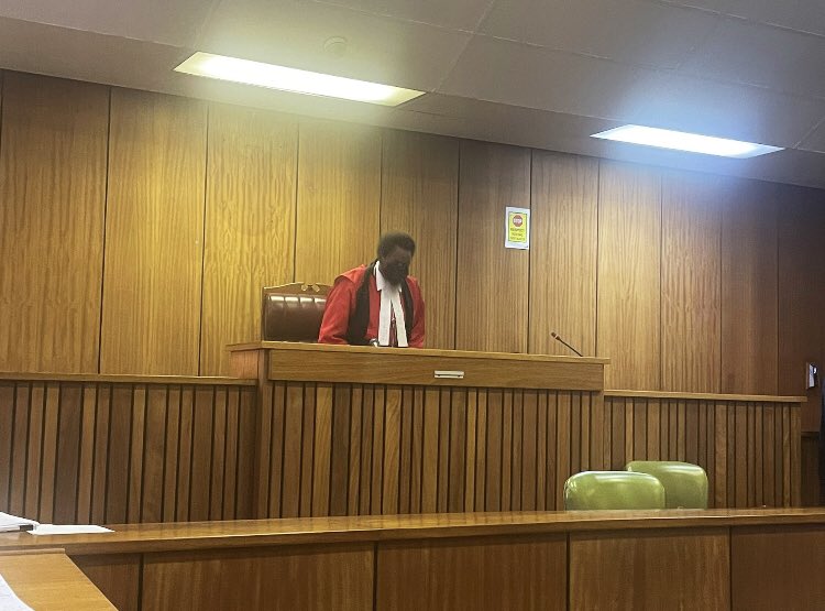 sessy_mabena's tweet photo. Maybe I’m just being paranoid but I don’t trust your lordship 🥺       #SenzoMeyiwatrial https://t.co/9SlYrt3yUb