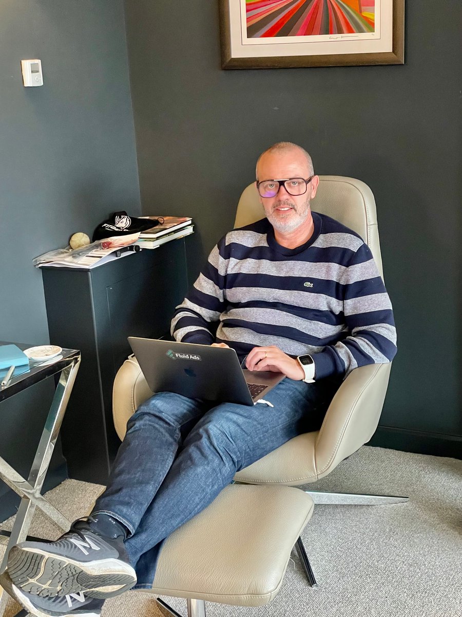 FluidAds's tweet photo. George, the CEO of Fluid Ads would like to wish everyone a happy bank holiday and many thanks to our Gracious Queen for all her years of service.
#bankholiday #platinumjubilee #bankholidayweekend #workingfromhome #FluidAds #smallbusiness #smallbusinessuk https://t.co/11efK1BgE8