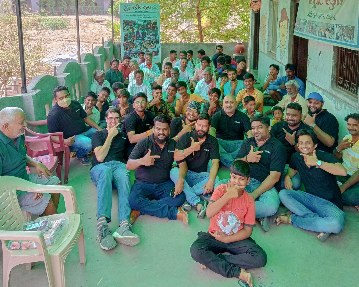 flydocs's tweet photo. Recently, our colleagues at the #Vadodara office visited Don Bosco Snehalaya (boys' shelter home), @happyfacesvad and another underprivileged area, where they spent time with children and local workers and distributed some essential goods and clothes.

#volunteering #charity #HSR https://t.co/dEebroHZiX