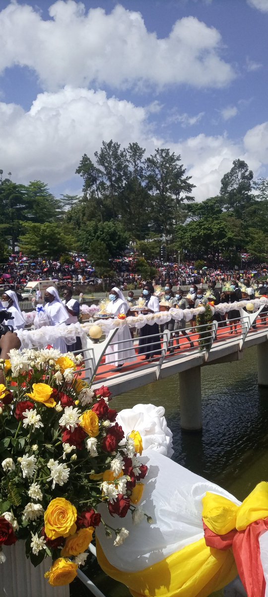 Thousands of pilgrims have converged at Catholic shrine in Namugongo for the annual martyrs day cerebration. #mamafm Updates @UMWAandMamaFM @Patricia_Litho @MBsentamu @cdageno @carthyapah @MoureenAguti