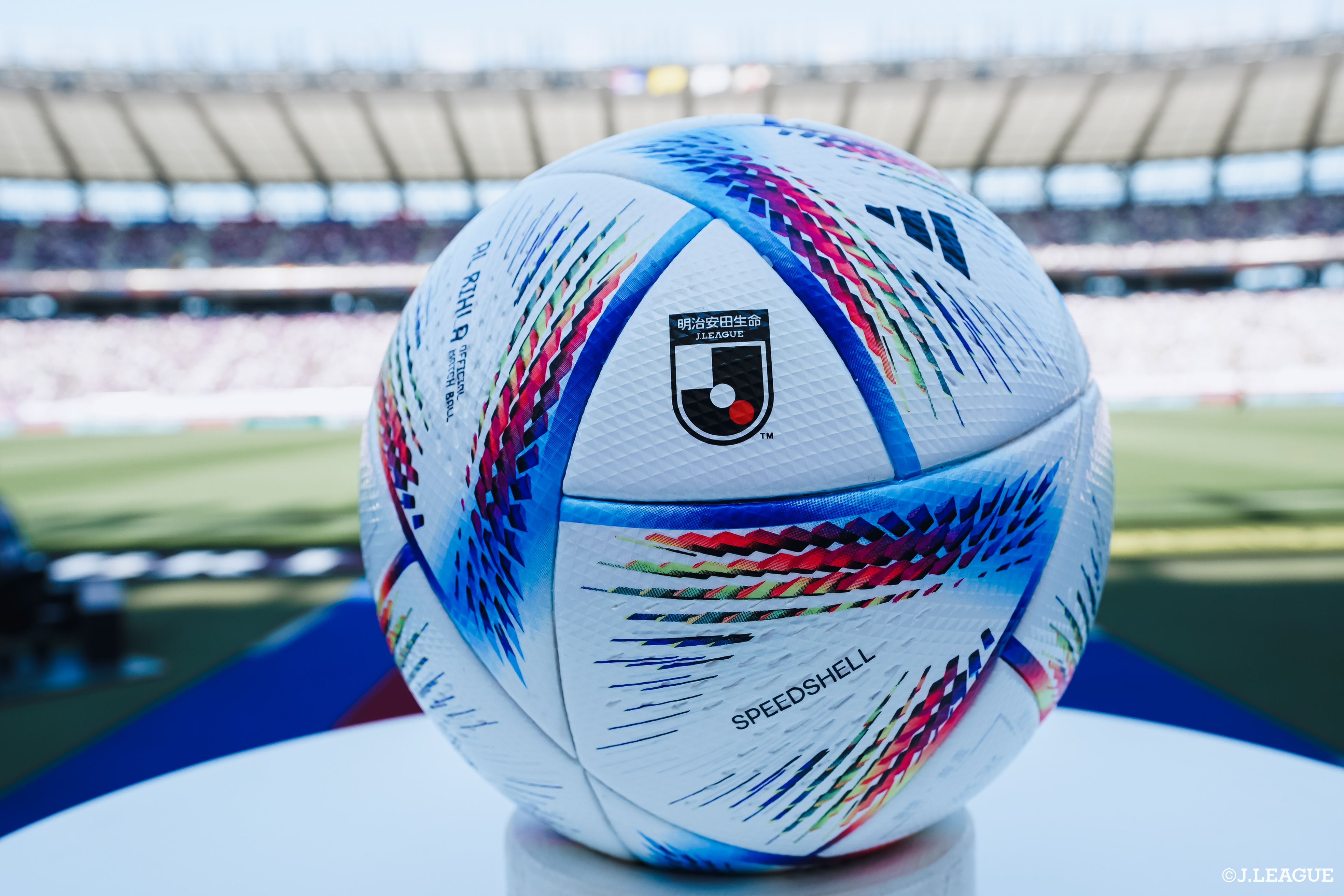 טוויטר ｊリーグ 日本プロサッカーリーグ בטוויטר 今日は ロゴマークの日 ｊリーグのロゴマークは ｊ をかたどってデザインされていて マークの中央には日本の象徴である日の丸をイメージした赤い円が描かれています ｊリーグあいさつ ｊリーグ豆