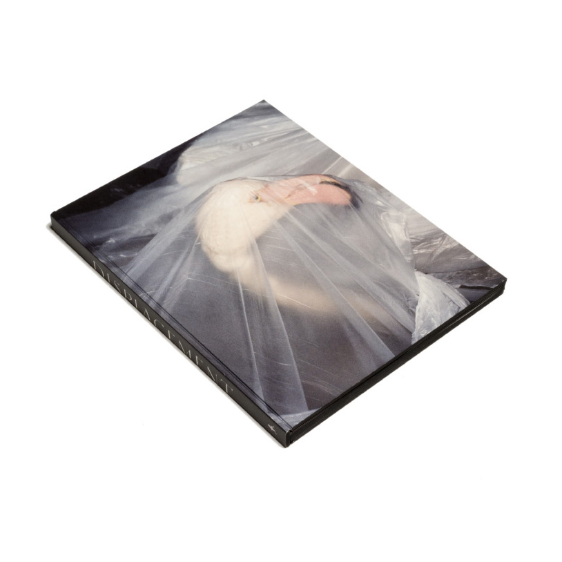 Vi aspettiamo Martedì 7 Giungo alle 19 presso la libreria @Leporello, in via del Pigneto, 162/e di Roma, per parlare di #Displacement! Oltre a me ci saranno @TizianaFaraoni e @DanieleZendroni. 
<a href="/CaterinaSerra/">serra maria caterina</a> <a href="/Digida/">JOANNE</a> @GraficheAntiga <a href="/EdPostcart/">Postcart Edizioni</a>