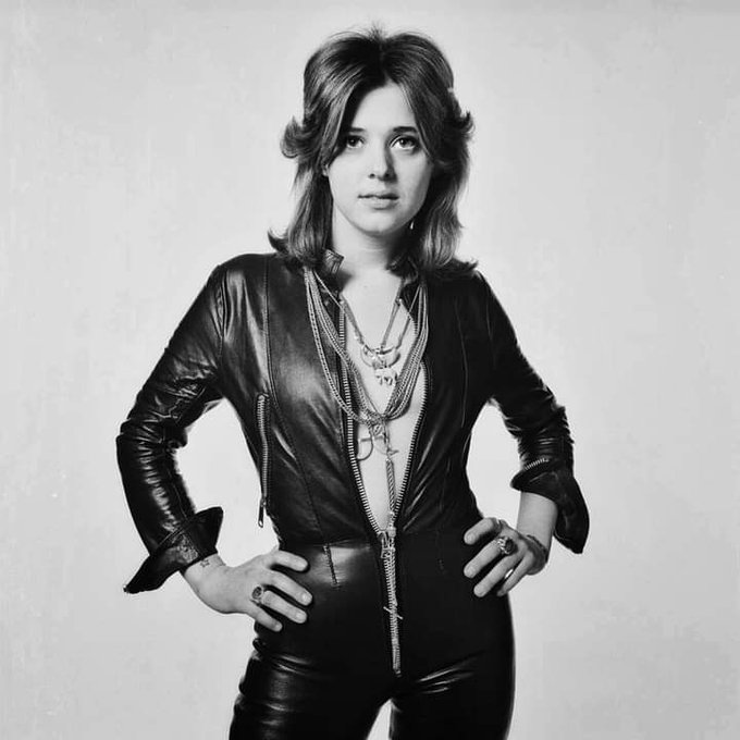 Happy birthday Suzi Quatro, such a great part of my teens and  introduction into music and the scene. 
