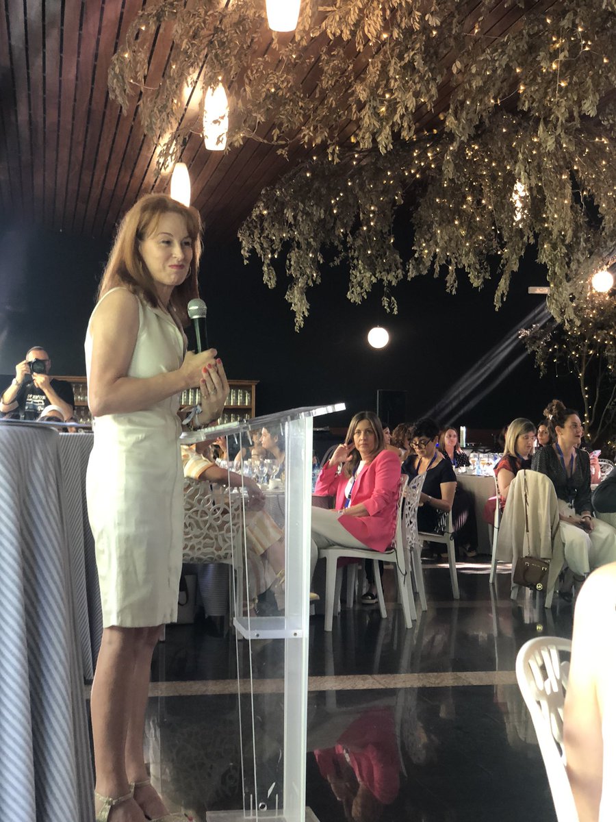 VeroGonPer's tweet photo. #networkingaepa22 #yosoyaepa @GloriaLomana No dejemos que el trabajo hable por nosotras!! Hagámoslo nosotras! https://t.co/bKUpj8cmTu