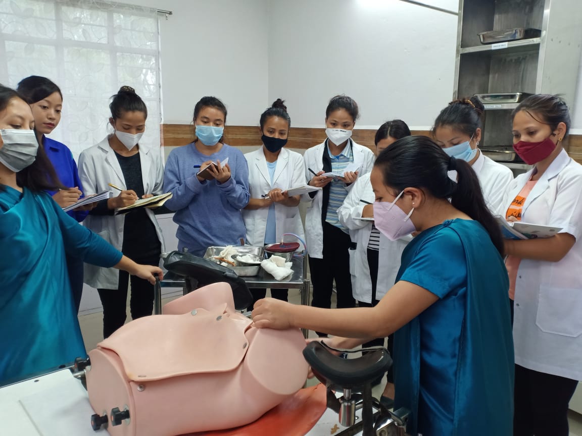 meghalayahealth's tweet photo. Competent staff has the ability i.e, the requisite knowledge &amp; skills to proficiently perform their job.
- #MLHPs received the Skill Lab Trg at Ganesh Das Govt. MCH Hosp, Shillong. The training will refresh and provide them skills while working at delivery points. https://t.co/DO5b1mUJvn