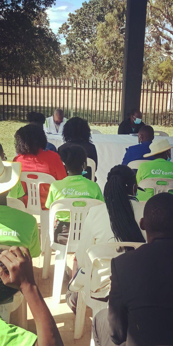 neatzimbabwe's tweet photo. Environmental education session with High School students and key stakeholders from Kadoma. Present re EMA, Kadoma city Council and Min of Information officials #onlyoneearth @ZELA_Infor @giz_gmbh @GreenGovernance @NLinZimbabwe @francediplo_EN https://t.co/S31f58f2Tu