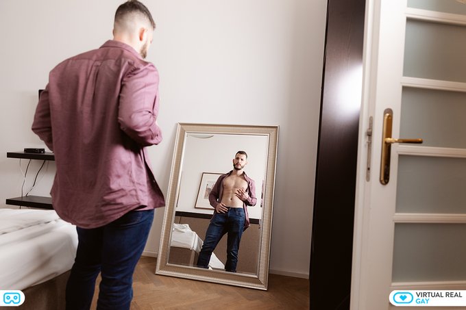 2 pic. ??? Being alone at home, @xxrickyhardxx takes advantage of the moment and starts a #solo enjoying