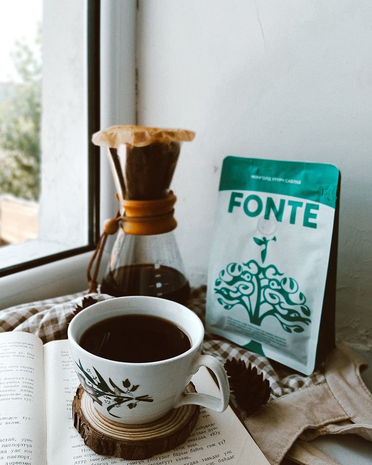 CaffeFonte's tweet photo. Маргааш бороотой 🌧
Кофегоо бэлдэж аваад, цонхны дэргэд эморч суухад тохиромжтой өдөр 🙃☕️
#CaffeFonte #Weekend #coffee #coffeetime https://t.co/TwMOdOSyiR