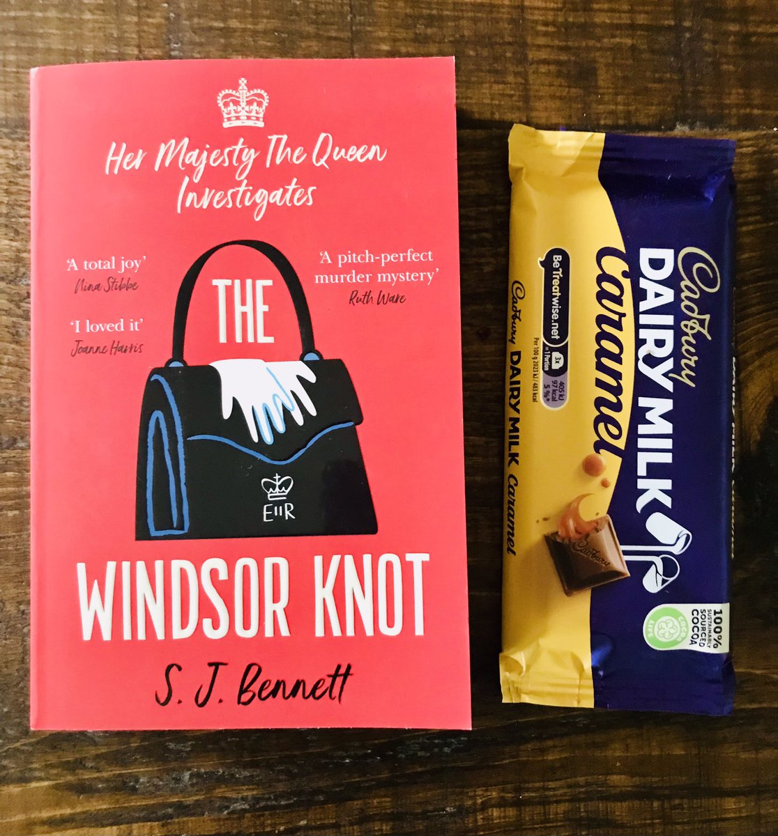 It’s Friday #giveaway time again! #Win a copy of The Windsor Knot and a bar of caramel chocolate. RT &amp; Follow to enter. UK only. Closes 06/06/22 at 8pm.