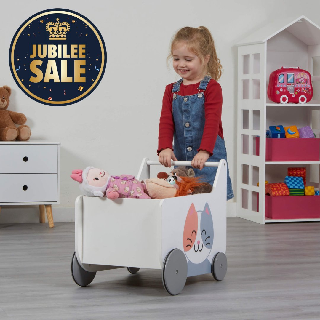 libertyhousetoy's tweet image. Here is our Toddler Wooden Push Along Walker. These are great for young children who are not quite ready to walk or stand on their own – alternatively it can be used as storage cart, pram, or even a shopping trolley 🤩⁠

⁠⁠⭐ bit.ly/3lNXpcH
⁠
#pushalong