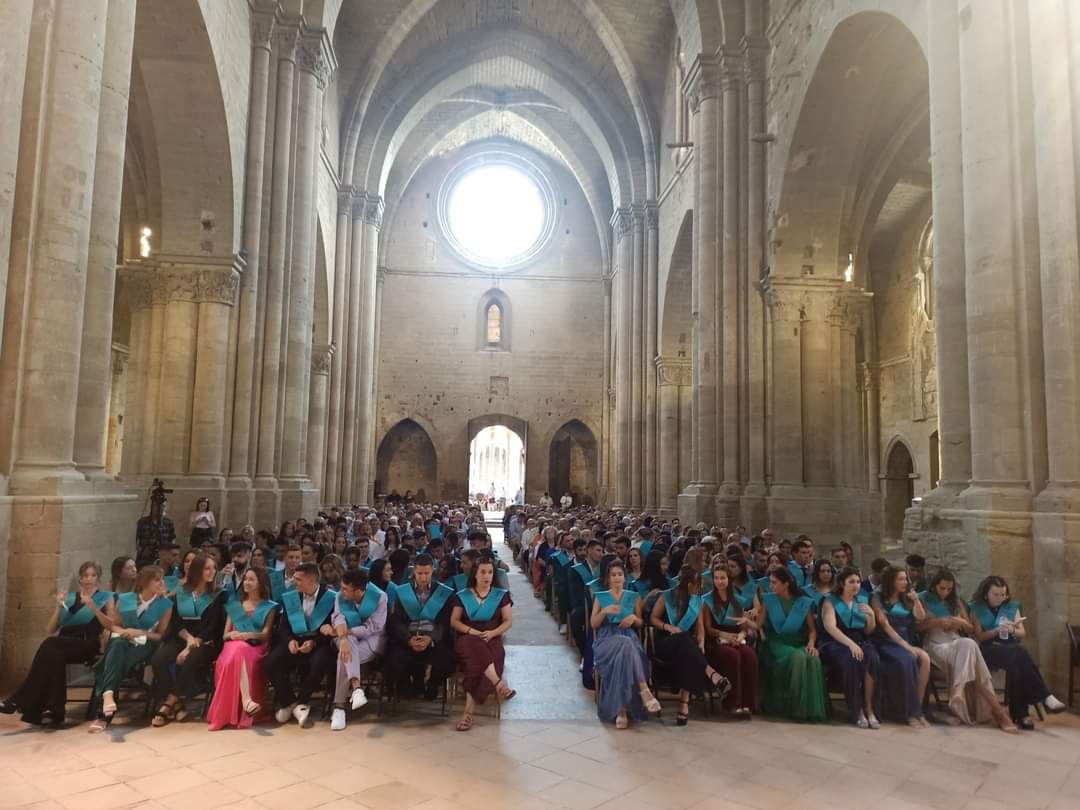 FEPTS_UdL's tweet photo. Acte d'entrega d'#orles Grau #EducacióPrimària ,celebrat el 2 de juny a la Seu Vella i apadrinat per Lola Sánchez (mestra i responsable de la coordinació dual a @IceUdl )
@UdL_info @FEPTS_UdL https://t.co/1CklfRLqw2