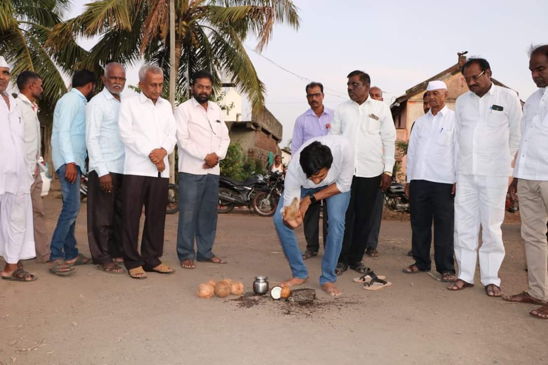 Prateek_J_Patil's tweet photo. वाळवा तालुक्यातील शिगांव व नागांव या गावांमध्ये ना. जयंत पाटील साहेबांच्या माध्यमातून मंजूर असलेल्या विविध विकासकामांचा शुभारंभ व उदघाटन कार्यक्रम संपन्न झाला. https://t.co/L7xNGD2DX6