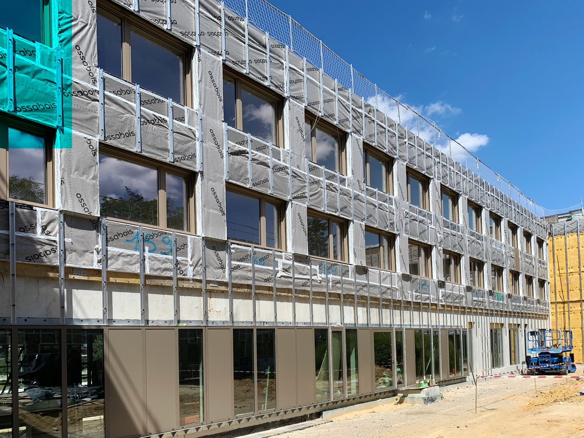 OSSABOIS's tweet image. 🏗 Nous avons accueilli @fibois_idf pour une visite du chantier du Lycée Uruguay à Avon. Un bel exemple de notre approche constructive hors-site en #modulaire #bois
@IDFConstruction est mandataire de ce projet pour la Région @iledefrance
Architecture @Leclercqarchi et A. Carcelen