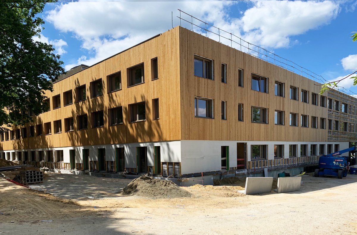 OSSABOIS's tweet image. 🏗 Nous avons accueilli @fibois_idf pour une visite du chantier du Lycée Uruguay à Avon. Un bel exemple de notre approche constructive hors-site en #modulaire #bois
@IDFConstruction est mandataire de ce projet pour la Région @iledefrance
Architecture @Leclercqarchi et A. Carcelen