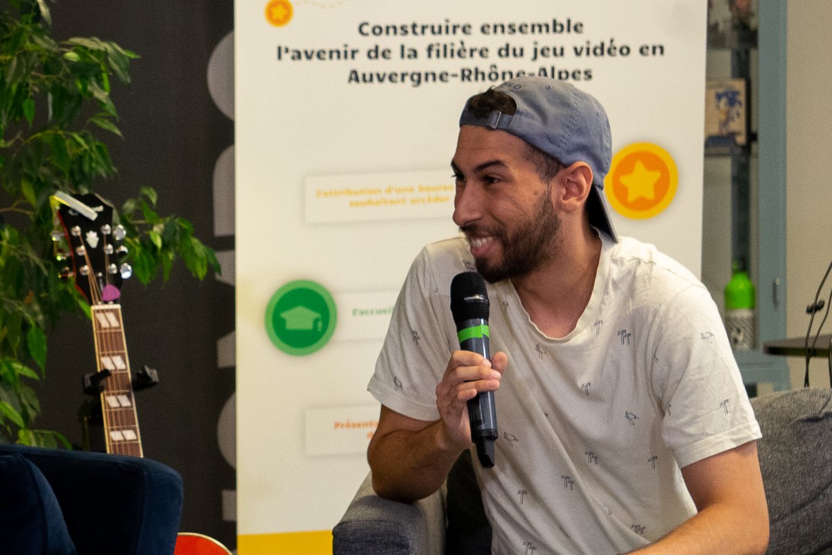 On vous présente en live les deux boursiers de l'année 2021-2022 : Qais Beguellel, étudiant à <a href="/EcoleBrassart/">École BRASSART</a> et Ryan Marton, étudiant à <a href="/ynovlyon/">Lyon Ynov Campus</a> 👨🏼‍🎓​ 

Projets de vie, ambitions, ce que leur a apporté la bourse ; découvrez tout de nos deux étudiants 🤗