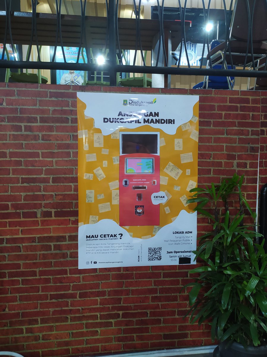 hendrawn_'s tweet photo. @DukcapilKDN APBN 2020, tapi cuma buat pajangan aja di mall atau gmn? Ya mbo difungsikan min, biar uang rakyat lebih bermanfaat, biar gak kayak ektp yang masih di fotokopi buat urusan dokumen dipemerintahan. https://t.co/YxvxXf6RPZ
