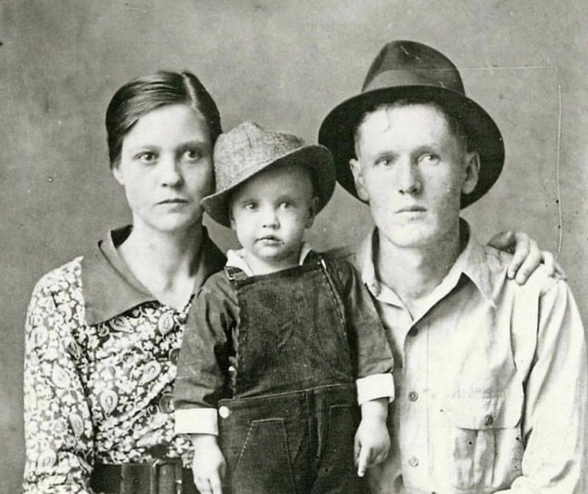 Cool Past Pics tweet media