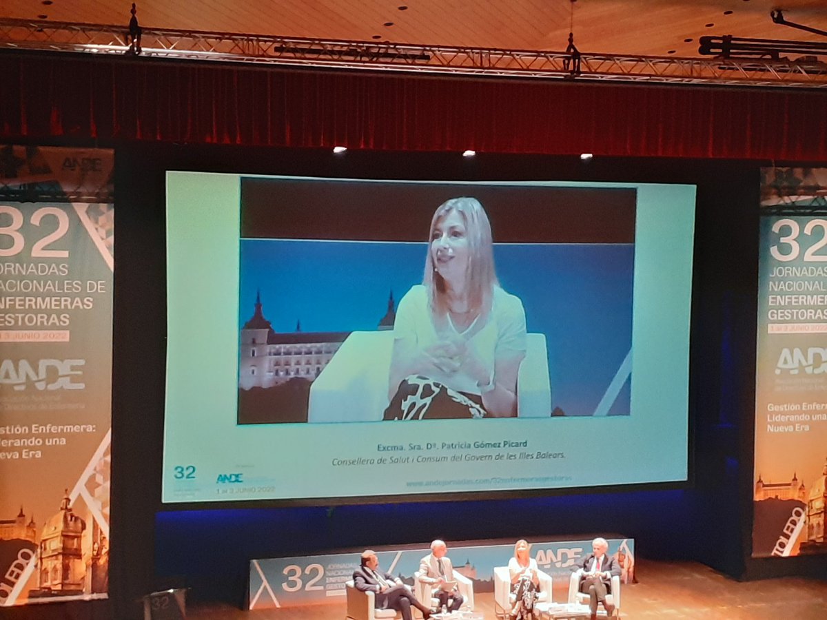Excelente intervención Patricia Gómez Picard!! "No existe la investigaciónenfermera, sino enfermeras que investigan. No existen las investigaciones pequeñas y grandes, sino la investigación bien y mal hecha." #32ANDE