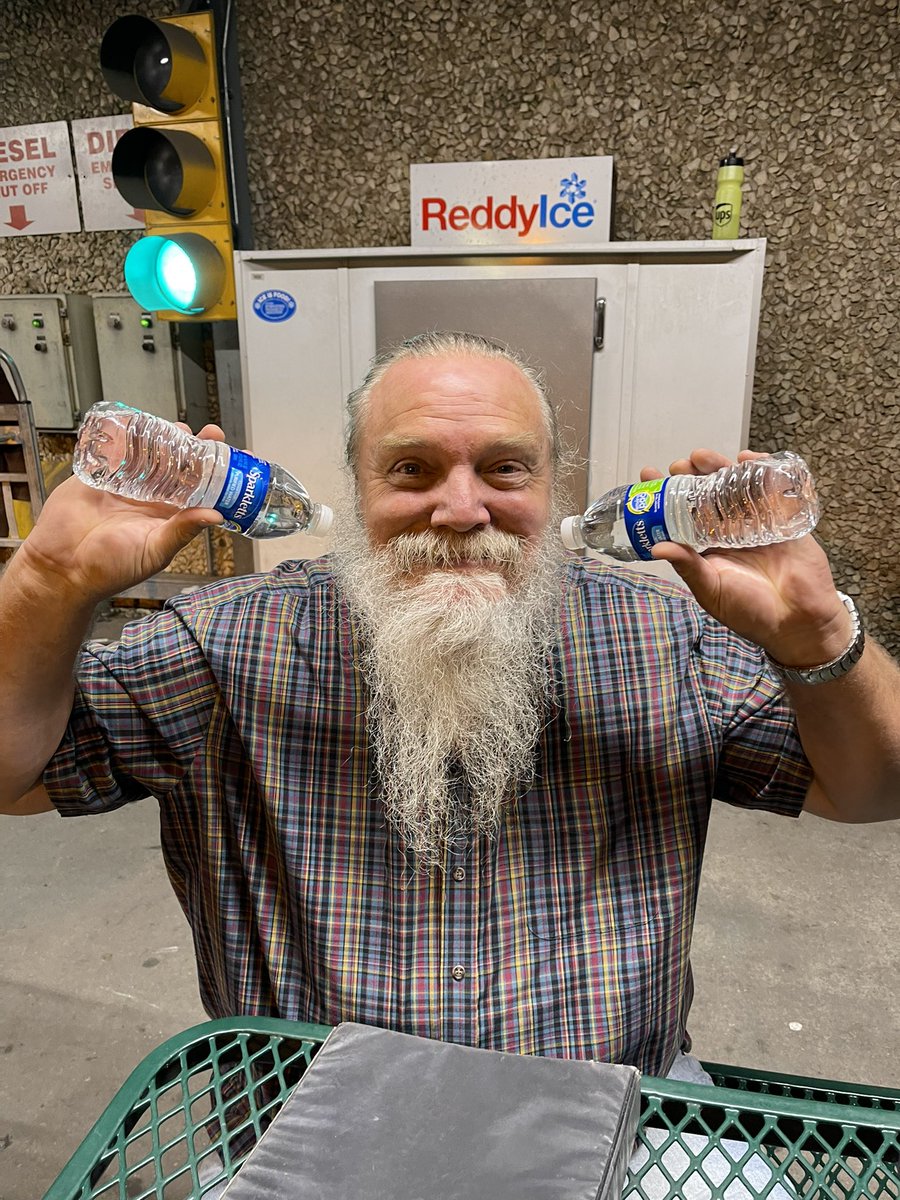 okc_preload's tweet photo. Holy moly we made it, it’s #Friday #okcpreload 🥳 James has your #PCM over Home safety & Conners getting everyone #Hydrated for this muggy morning. #LetsGetIt so we can start the weekend! #OKC #UPS #TeamSafety #TeamWellness https://t.co/HKqHSyi16q