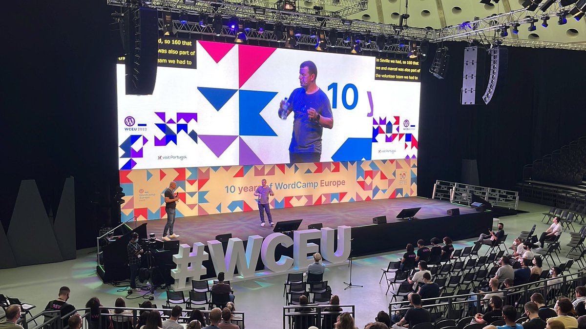 codeablehq's tweet photo. At #codeable we strongly believe in community, we #buildwithheart and foster our expert community. 🙌🏻🙌🏻🙌🏻 #WCEU https://t.co/OFDqz49TJn