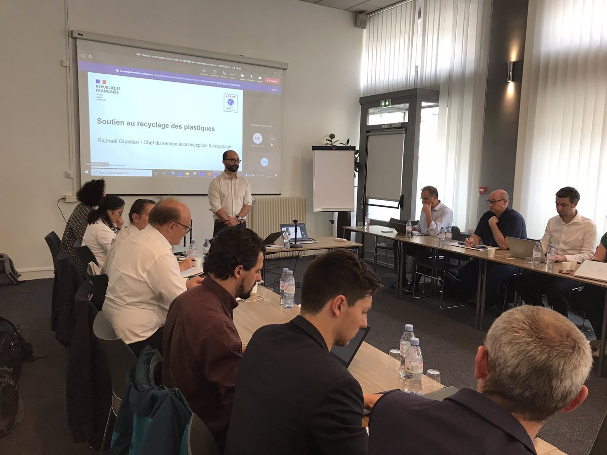 srprecyclage's tweet photo. Intervention de Raphaël GUASTAVI @ademe chef service #ecoconception & #recyclage sur le dispositif d’aides #orplast incorporation de #MPR et investissements 45 projets en 2022 échanges constructifs 👏 un grand merci à @ademe pour leur soutien https://t.co/G2xqZBRYyY