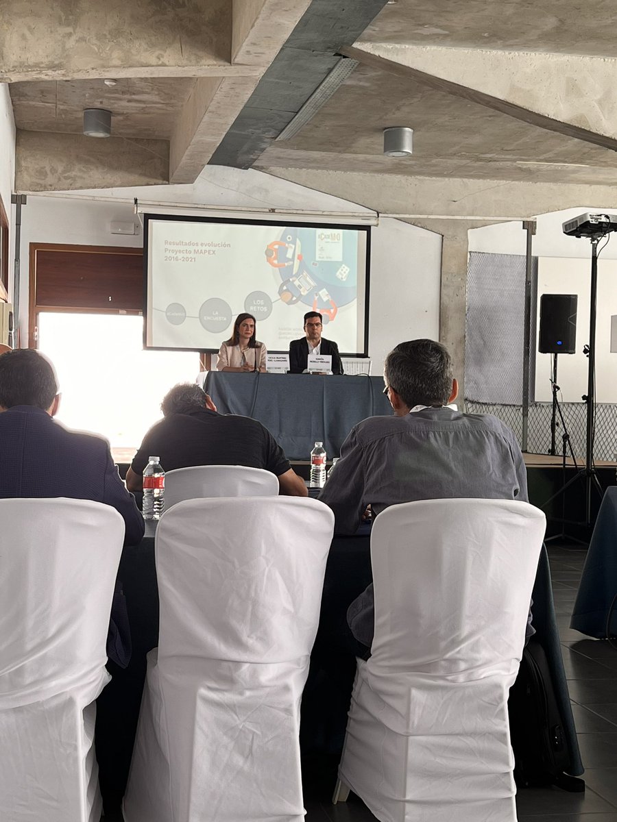 GermansTriasFH's tweet photo. Transformando la #atenciónfarmacéutica, el modelo CMO💊Disfrutando de #aCadeMiO en barbate dónde @gcardona001 de #FarmaRuti ha presentado los resultados del estudio multicéntrico en psoriasis impulsado por @gteii_sefh. Enhorabuena @morilloverdugo por hacer posible esta jornada🔝 https://t.co/QVYsqa2AMu