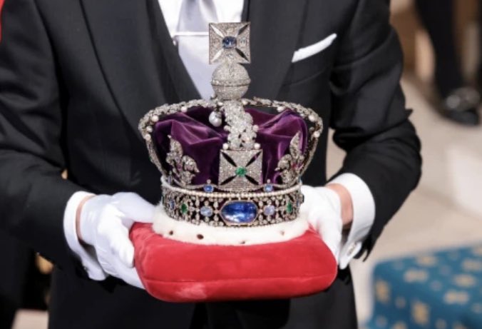 Tim_Burgess's tweet image. The estimated value of this hat (made from plundered jewels) is between £3billion and £5billion. Sell it and help everyone who is struggling to pay for food and heating. What a jubilee gift to the people that would be