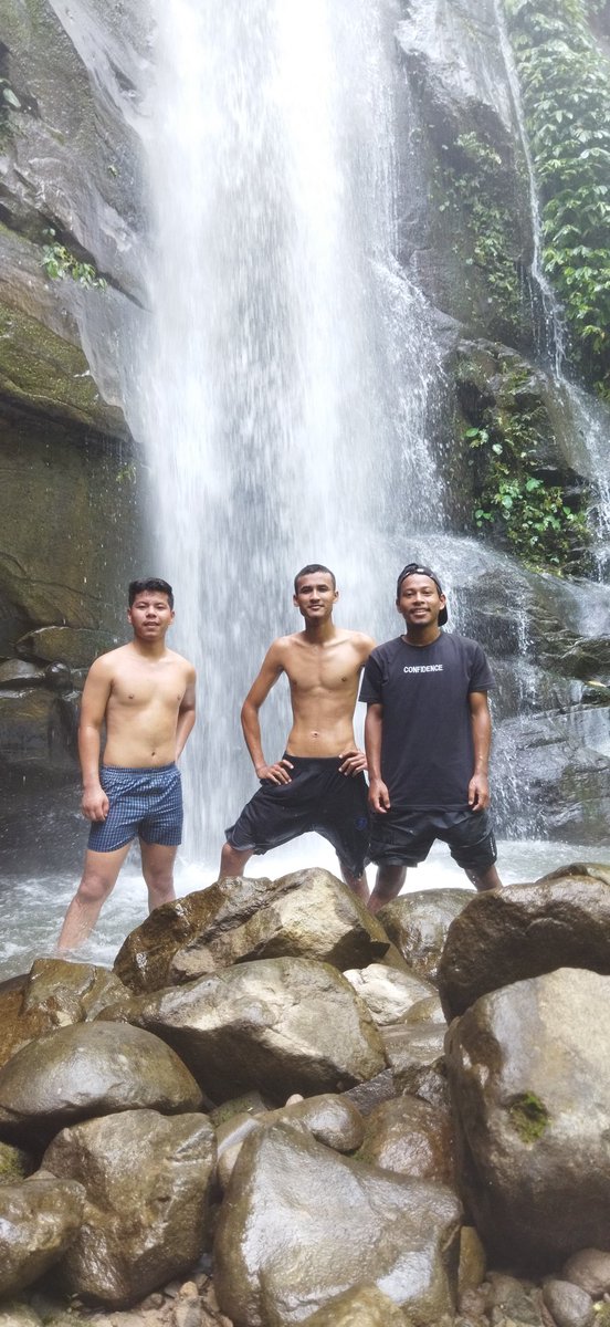 MiltonTitari's tweet photo. #RupohiWaterfall
Got banned in 2021
We were lucky that we got chance to go there and play with the beauty of nature 🌿🍃.. 
#ArunachalPradesh https://t.co/IyIGOmUaRH