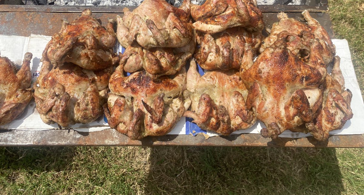 BakigaNation's tweet photo. Ekiri hanuya! Otakarya Lunch, iwe yeija nenjara yaawe 

Venue: Lugogo (former Zoe grounds)

#RukundoEgumeho9thEdition
#Friday3rdJune
#Back2OurROOTs
#CelebrationOfOurCulture https://t.co/KlWBMNGdmM