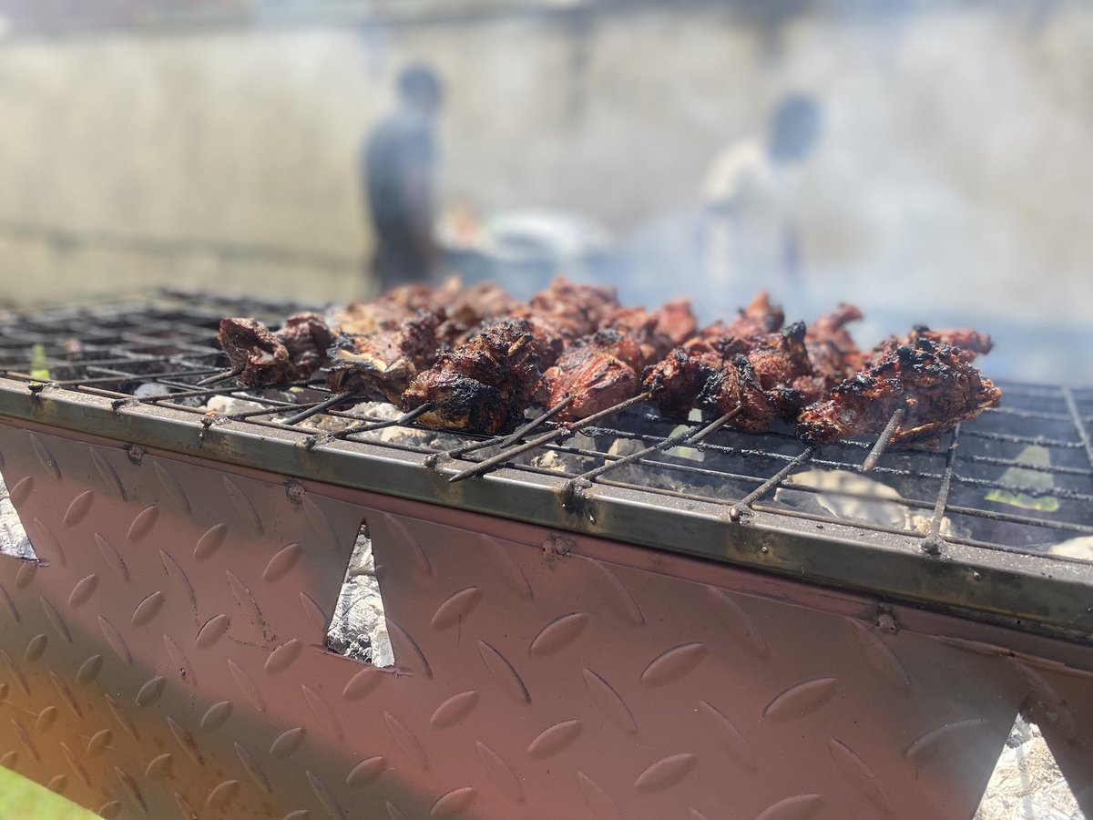 BakigaNation's tweet photo. Ekiri hanuya! Otakarya Lunch, iwe yeija nenjara yaawe 

Venue: Lugogo (former Zoe grounds)

#RukundoEgumeho9thEdition
#Friday3rdJune
#Back2OurROOTs
#CelebrationOfOurCulture https://t.co/KlWBMNGdmM