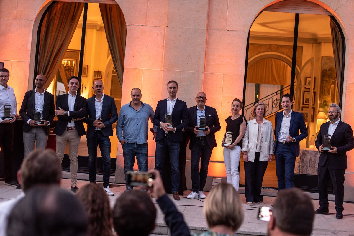 AM_AM_France's tweet photo. Les jurés ont voté, voici le palmarès des #eTropheesAMAM2022 récompensant les meilleures autos électriques :
Meilleure compacte : Renault Mégane eTech
Meilleure familiale : BMW i4
Meilleur SUV : Ford Mustang Mach E
Meilleure citadine : Mazda MX30
…/… https://t.co/XImuvgM4VL